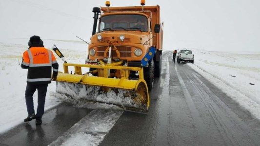 عملیات برف روبی در بیش از هزار کیلومتر باند در محورهای قوچان - خبرگزاری ویکی بلاگ | اخبار ایران و جهان