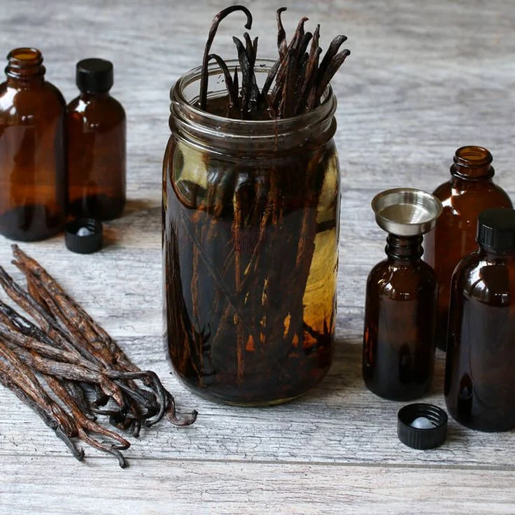 راهنمای انتخاب بهترین اسانس وانیل برای استفاده در محصولات غذایی خانگی و صنعتی