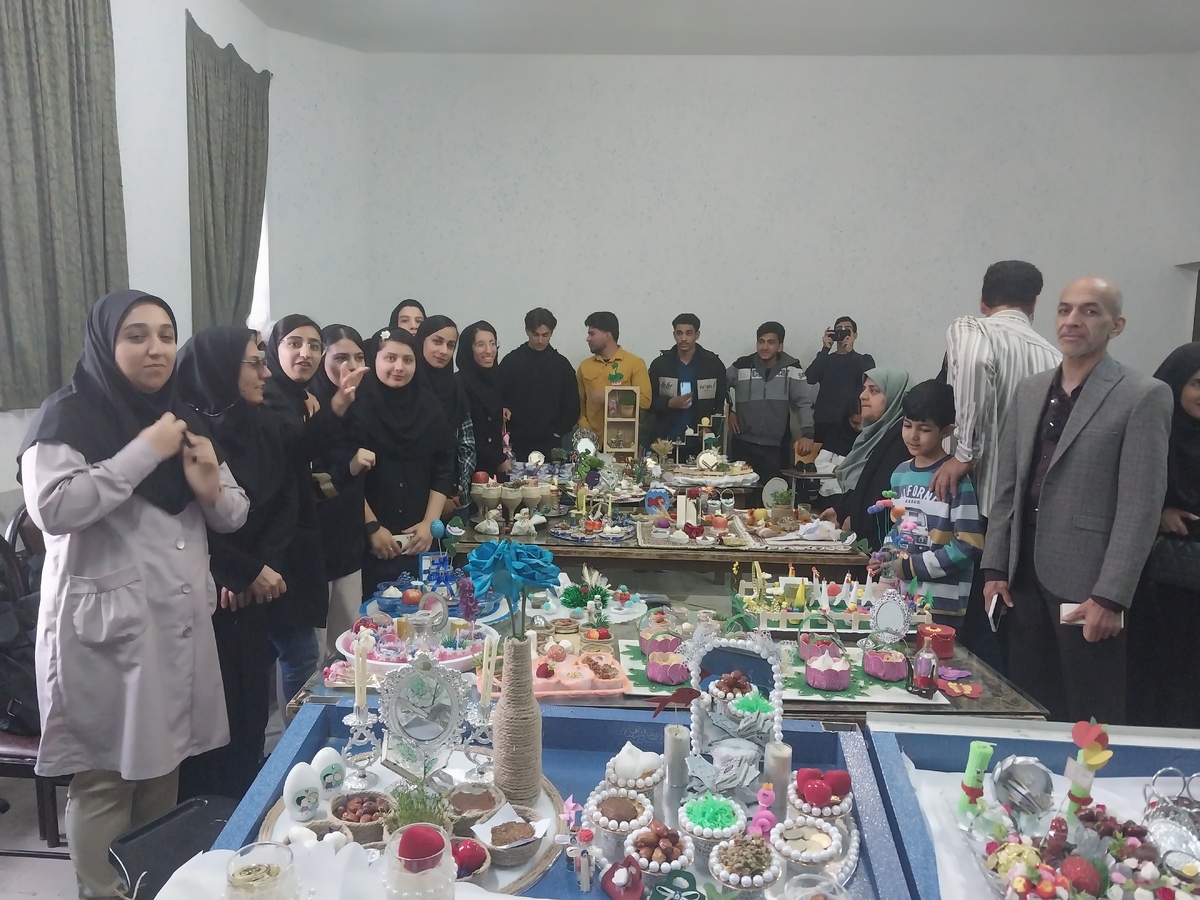 دانشجویان ترنم رنگها، آوای خلاقیت؛ از دستسازههای دانشجویان تا مهارتهای تفکر و هوش