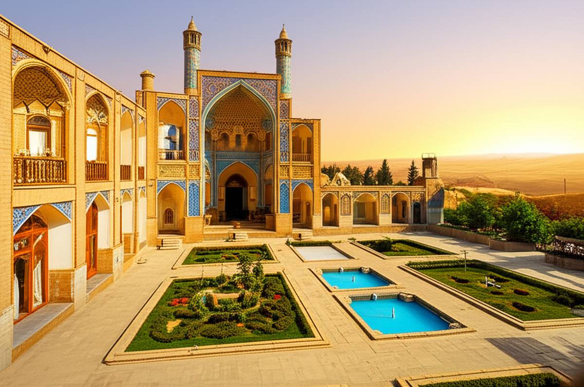 جاذبه های کاشان | راهنمای کامل سفر به شهر گل و گلاب